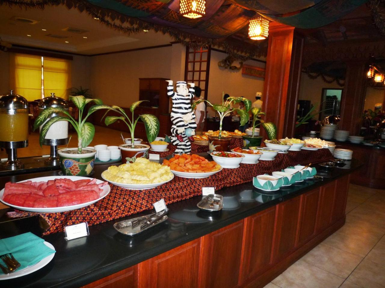 Angkor Howard Hotel Siem Reap Exteriör bild